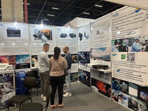Últimas noticias de la empresa sobre FLYIN Projector Company brilla en el Salón Internacional de Electrónica de Consumo de Sao Paulo en Brasil, y gana un gran elogio con un final perfecto!