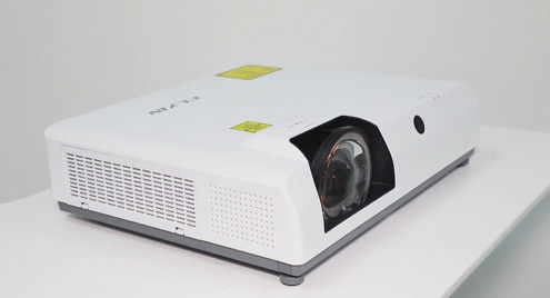 Últimas noticias de la empresa sobre ¡El proyector FLYIN RL-S600W remodela el nuevo punto de referencia en los negocios y la educación!