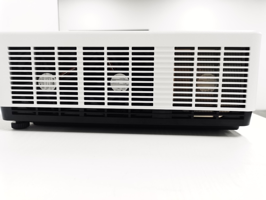 FLYIN 4K Laser 3LCD 7000 Ansi Lumens Proyector 3840*2160 Equipo de presentación para lugares grandes para exteriores