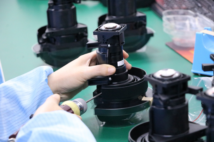 Flyin 2025 Proyector l&aacute;ser profesional 3LCD 4K 7200 Ansi Lumens Ultra Hd 3840x2160 Alto brillo para educaci&oacute;n empresarial Lugares grandes Salones de banquetes Escenas 12